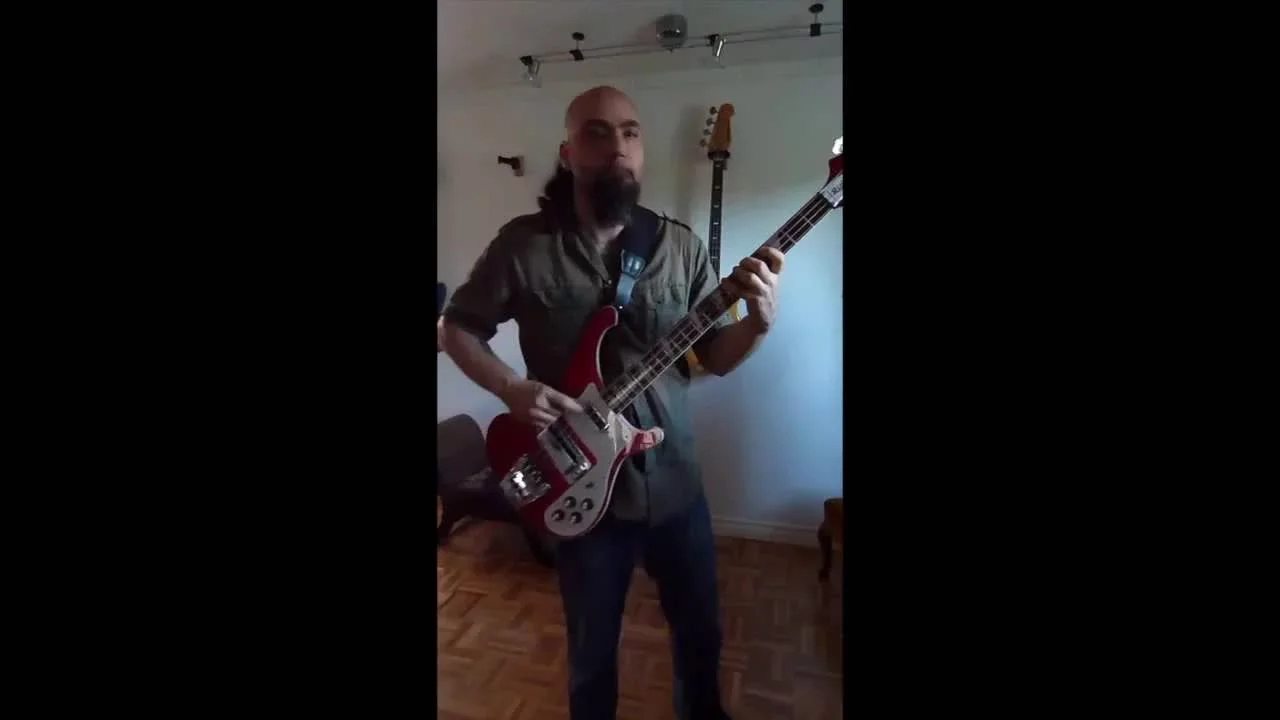 Iron Maiden-The loneliness of the long distance runner bass cover-Rickenbacker 4003