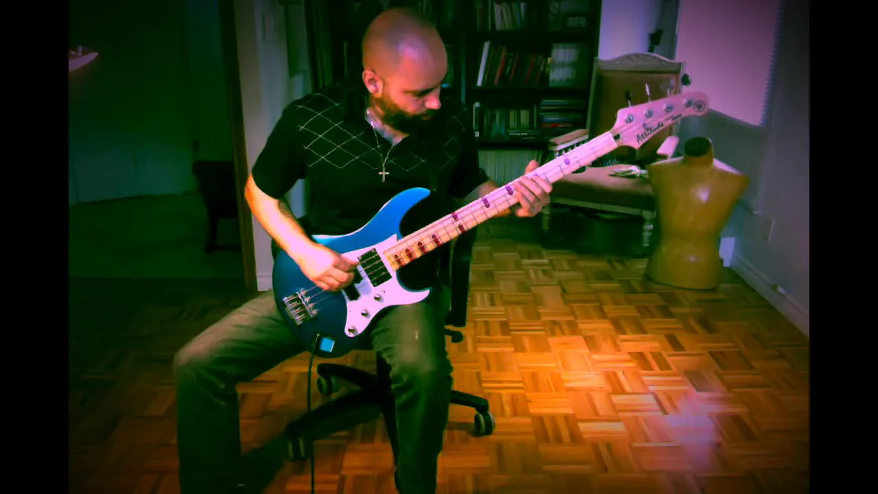 Iron Maiden  The Duelist bass cover