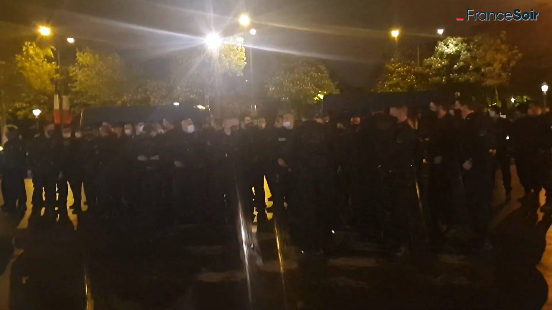 La manifestation à Paris pour le policier d’Avignon Eric Masson : marqué par un fort dispositif de la police
