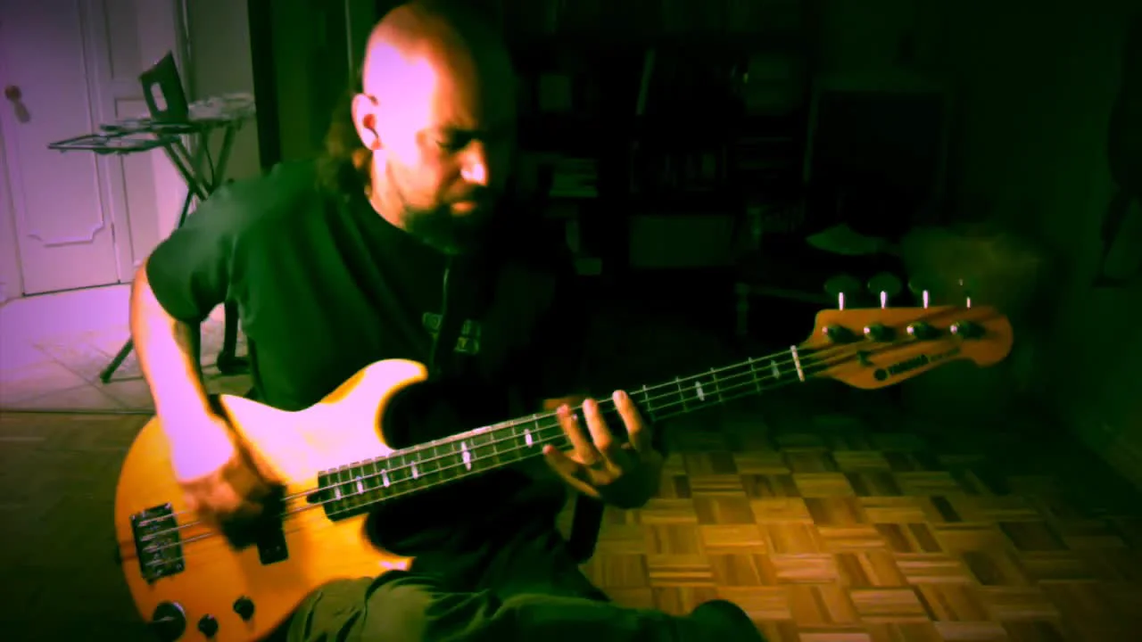 Men At Work – Down Under – Bass Cover